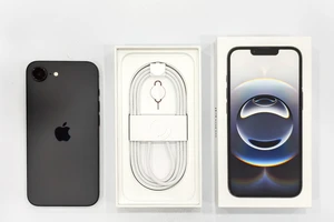 Vì sao điện thoại mới không tặng kèm cục sạc?