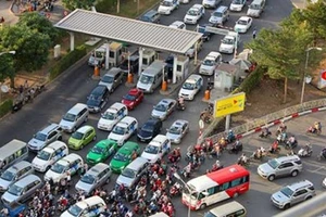 Khẩn cấp xây cầu vượt gỡ kẹt cho sân bay Tân Sơn Nhất