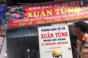 Công an đề nghị soi xe của doanh nghiệp du lịch