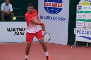 Hoàng Nam đi tiếp, Hoàng Thiên khập khiễng rời sân