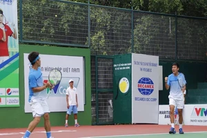 Đôi Hoàng Nam - Hoàng Thiên đăng quang giải F5