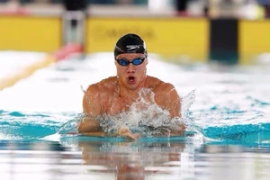 Hai kình ngư VN phá kỷ lục quốc gia ở giải bơi thế giới