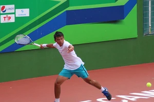 Lý Hoàng Nam hạ gục nhanh tay vợt Trung Quốc