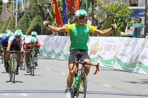 Quàng Văn Cường thắng chặng 5, tái chiếm áo vàng 