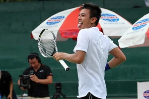 Lý Hoàng Nam thắng vũ bão, buộc đối thủ bỏ cuộc