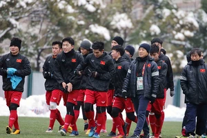 U-23 Việt Nam trở lại sân tập sau khi tuyết tan