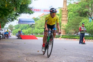 Cuarơ Huỳnh Minh Nghĩa xuất thần đoạt HCĐ trẻ châu Á