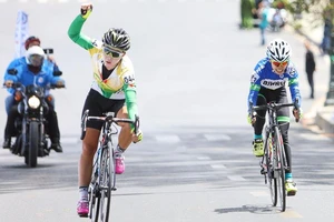 Gay cấn cuộc chiến áo vàng Biwase 2018