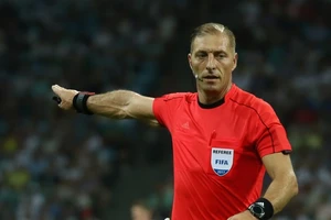 Bật mí tổ trọng tài bắt chính trận khai mạc World Cup 2018