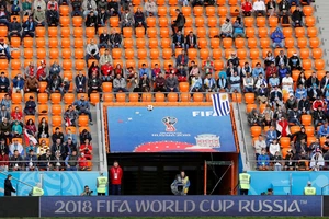 FIFA điều tra hàng ngàn ghế trống trên các khán đài World Cup