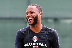 Sterling tiếp tục được Southgate tin dùng,chơi cạnh Harry Kane