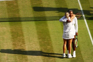 Serena “ghi điểm” dù thất bại trận chung kết Wimbledon