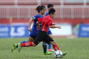 Than Khoáng Sản VN vượt Hà Nội, vượt lên dẫn đầu bảng