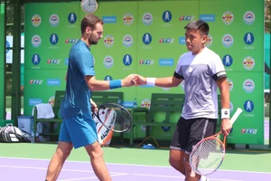 Đôi Lý Hoàng Nam-Safiullin thắng tốc hành, vào vòng tứ kết F5