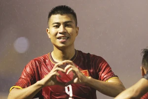 Trung phong HA Gia Lai giúp Việt Nam ngược dòng hạ Myanmar