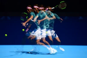 Chiến tướng từng hạ Federer đi tiếp vào bán kết Úc mở rộng