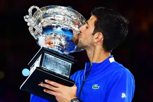 Djokovic hủy diệt Nadal ba set trắng, thống trị Úc mở rộng