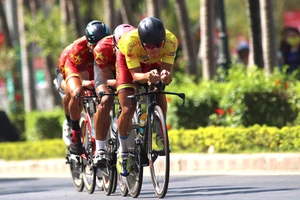 Huỳnh Thanh Tùng ‘thất thủ’ sau chặng đồng đội tính giờ