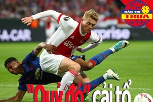 'Quỷ đỏ' chi mạnh để cải tổ, hậu duệ Lê Văn Duẩn lập cú 'ăn 3'