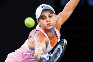 Ashleigh Barty tái lập kỷ lục 43 năm của quần vợt Úc