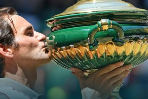 Đánh bại Goffin, Federer lập kỷ lục vô địch mặt sân cỏ