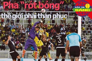 Pha 'rót bóng' thế giới thán phục; Quần vợt VN tranh lên hạng