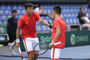 Lý Hoàng Nam cùng tuyển Việt Nam thăng hạng Davis Cup