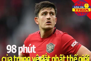 98 phút của trung vệ đắt nhất thế giới; Treo còi bốn trọng tài