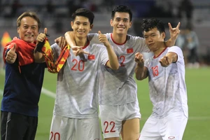 Clip: Thành Chung ơi, anh ơi... cho em