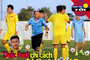 Ông Park chỉ học trò cách vô hiệu hóa UAE; 'Búp bê Nga' đến Úc