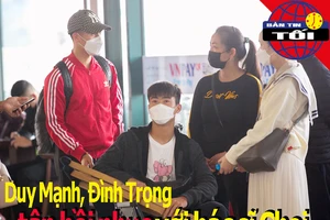 Duy Mạnh tập hồi phục với bác sĩ Choi; Chelsea chống COVID-19