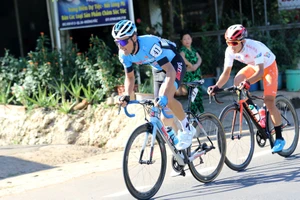 Loic Desriac suýt lật đổ Tấn Hoài ở chặng đổ đèo