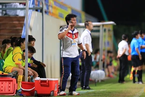 Cấm hành nghề 5 năm đối với HLV Phong Phú Hà Nam