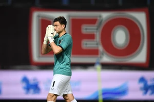 FIFA 'bật đèn xanh' cho Đặng Văn Lâm sang Nhật