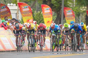 Trường Tài giành chiến thắng tại Huế gây xáo trộn tốp 3