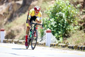 Clip Javier 'kịch chiến' với Loic trên đỉnh Vĩnh Hy