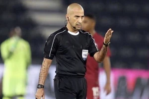 'Thần tài' Ali Sabah cầm còi trận UAE – Việt Nam