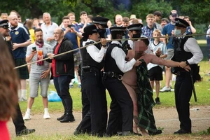 18 vụ bắt giữ trong cuộc đối đầu Anh – Scotland