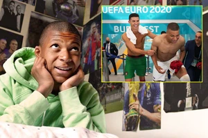 Thú vị, ngắm thần tượng ngượng ngùng đổi áo thần tượng