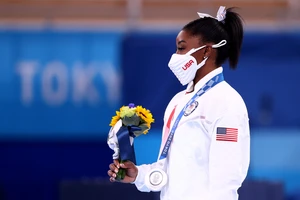 Sốc: 'Người khổng lồ' Simone Biles cân nhắc rút lui khỏi Olympic 2020