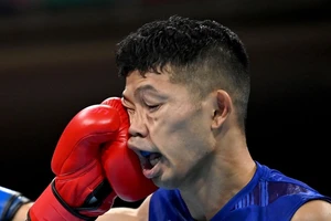 Rời sàn đấu bằng xe lăn, võ sĩ Nhật vẫn lọt vào bán kết Olympic