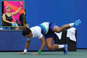 ĐKVĐ Wimbledon bị lật đổ, Djokovic ngã lộn nhào ở Mỹ mở rộng