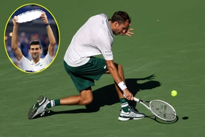 Medvedev thua ngược, Djokovic thở phào