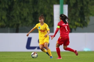 Huỳnh Như giúp nhà vô địch TP.HCM thắng trận mở màn