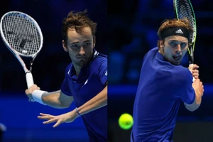 Thổi bay Djokovic, Zverev hẹn Medvedev đấu 'bom tấn'