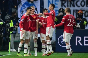 Nhiều cầu thủ MU dương tính COVID-19, hoãn trận gặp Brentford