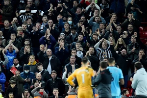 Nhiều CLB ủng hộ hoãn giải Ngoại hạng Anh 