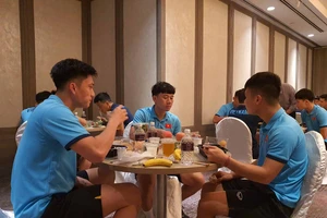 Báo Indonesia: Ông Park tức giận vì tuyển Việt Nam vẫn ăn cơm hộp