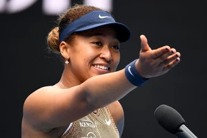 Naomi Osaka tươi cười sau sang chấn tâm lý