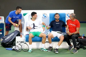Djokovic sẽ làm điều này nếu bị Medvedev chiếm ngôi số 1 thế giới 